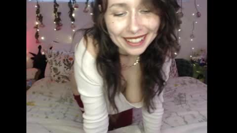 Eevie online show from 04-28-26, 01:37