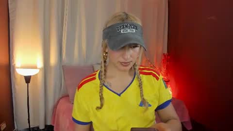 Snapshot of wini_fer chatting on 06-27-26, 06:57 Wini Fer online show from 06-27-26, 06:57