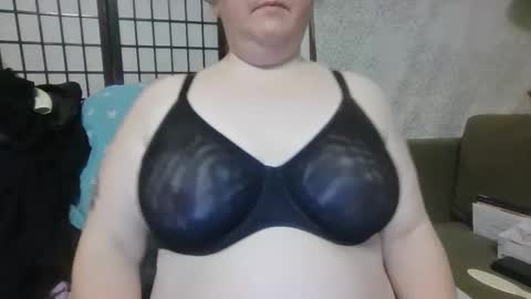 Winnie online show from 03-21-26, 05:12