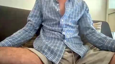 Snapshot of winston1414 chatting on 06-09-26, 04:07 JanCloud online show from 06-09-26, 04:07