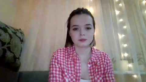 Snapshot of winter__white_rose chatting on 12-23-24, 03:55 Emma online show from 12-23-24, 03:55