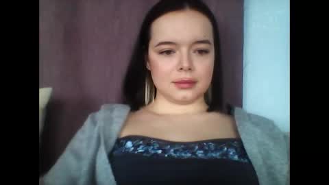 Snapshot of winter__white_rose chatting on 01-08-25, 11:43 Emma online show from 01-08-25, 11:43