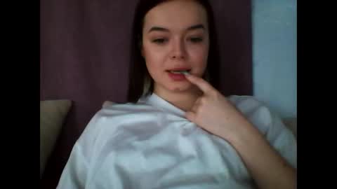 Snapshot of winter__white_rose chatting on 01-10-25, 10:50 Emma online show from 01-10-25, 10:50