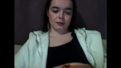 Snapshot of winter__white_rose chatting on 01-13-25, 02:21 Emma online show from 01-13-25, 02:21