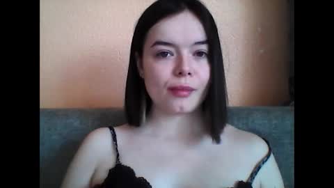 Snapshot of winter__white_rose chatting on 01-20-25, 01:21 Emma online show from 01-20-25, 01:21