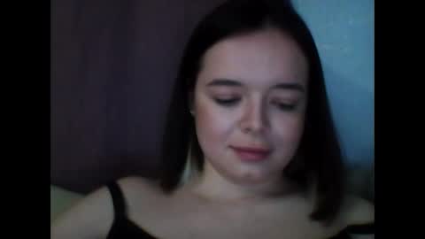 Snapshot of winter__white_rose chatting on 02-06-25, 12:59 Emma online show from 02-06-25, 12:59