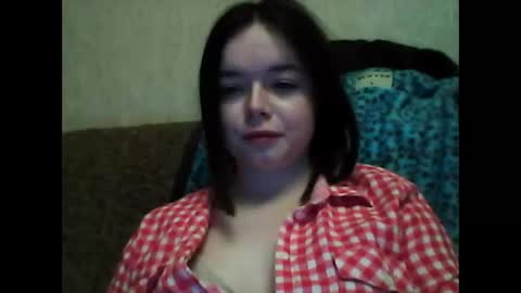Snapshot of winter__white_rose chatting on 02-11-25, 04:46 Emma online show from 02-11-25, 04:46
