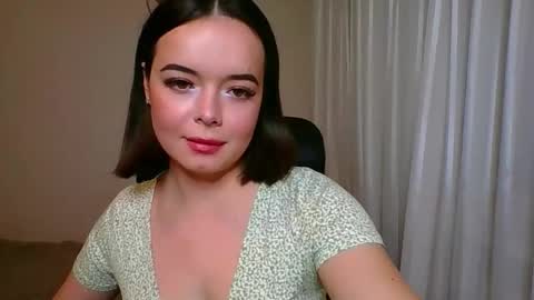 Snapshot of winter__white_rose chatting on 09-24-25, 04:54 Emma online show from 09-24-25, 04:54