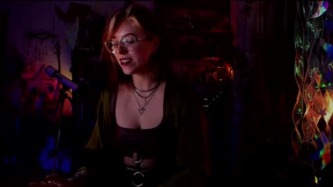 Snapshot of witch_fiona chatting on 12-03-24, 08:06 Goddess of two strapons - Mr. long Don Mr. Pinky online show from 12-03-24, 08:06