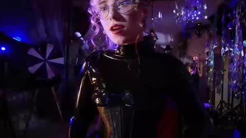 Snapshot of witch_fiona chatting on 05-05-26, 07:55 Goddess of two strapons - Mr. long Don Mr. Pinky online show from 05-05-26, 07:55