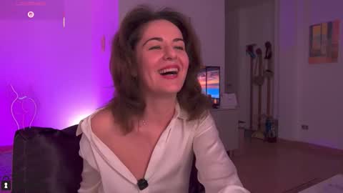 Snapshot of witch_in_silk chatting on 11-08-25, 06:29 Witch in Silk online show from 11-08-25, 06:29