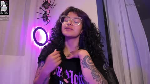     Luna Violeta  A r t i s t  online show from 12-27-24, 06:14