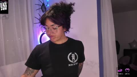     Luna Violeta  A r t i s t  online show from 01-04-25, 04:55