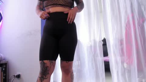     Luna Violeta  A r t i s t  online show from 01-05-25, 08:00