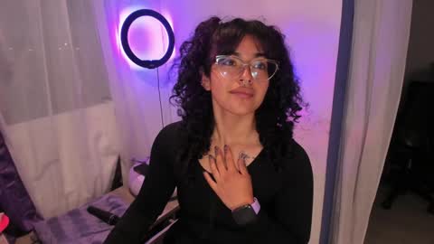     Luna Violeta  A r t i s t  online show from 01-06-25, 11:09