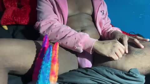 Snapshot of woahfuzz chatting on 02-16-26, 06:37 YourDaddys Son online show from 02-16-26, 06:37