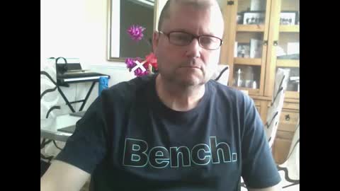 Snapshot of wobble444 chatting on 04-27-26, 09:29 wobble444 online show from 04-27-26, 09:29