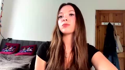 Snapshot of wobblecrave chatting on 06-22-26, 06:49 Anna online show from 06-22-26, 06:49