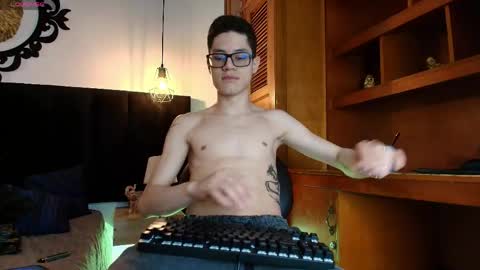  W O L F  online show from 04-17-26, 11:24