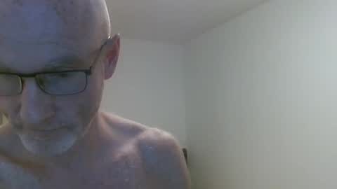 Snapshot of wolfgangamozart chatting on 11-25-25, 11:16 Amadeus Mozart online show from 11-25-25, 11:16