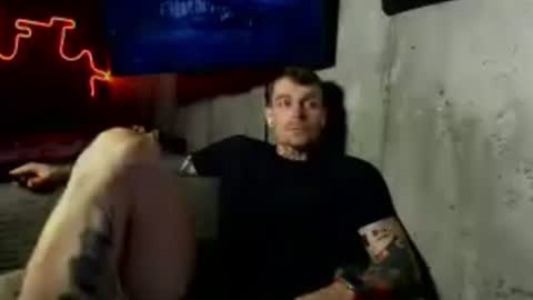 Snapshot of wolfhoff chatting on 06-20-26, 01:36 wolfhoff online show from 06-20-26, 01:36