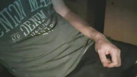 wolfie_2910 online show from 06-18-26, 04:33