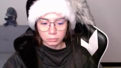 Alex online show from 12-18-25, 02:06