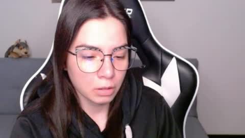 Snapshot of wolfs_daughter chatting on 06-28-26, 02:17 Alex online show from 06-28-26, 02:17