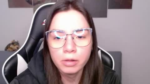 Snapshot of wolfs_daughter chatting on 07-01-26, 02:13 Alex online show from 07-01-26, 02:13