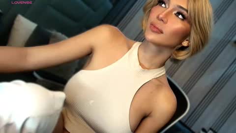 Julia online show from 03-15-26, 05:24