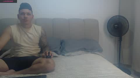 Sofia And Thomas online show from 05-08-26, 04:40