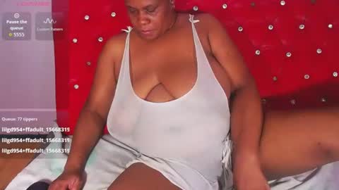 Snapshot of wonderfuldiana chatting on 06-20-26, 12:14 online show from 06-20-26, 12:14
