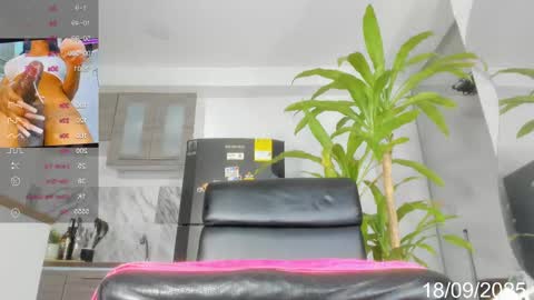 Snapshot of wonderfulebonyts chatting on 09-18-25, 10:23 rebekah online show from 09-18-25, 10:23