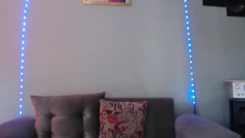 SHENIEL RODRIGUEZ online show from 01-14-26, 07:52