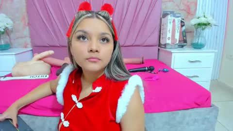 wonderkloe_ online show from 12-22-25, 04:48