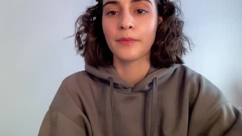 Snapshot of wonderland_stia chatting on 03-05-25, 02:34 Stia online show from 03-05-25, 02:34