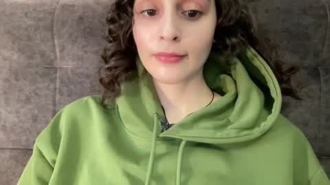 Snapshot of wonderland_stia chatting on 10-11-25, 11:20 Stia online show from 10-11-25, 11:20