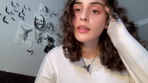 Snapshot of wonderland_stia chatting on 10-12-25, 10:47 Stia online show from 10-12-25, 10:47