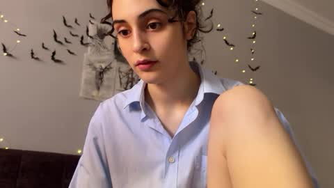 Snapshot of wonderland_stia chatting on 10-27-25, 06:06 Stia online show from 10-27-25, 06:06