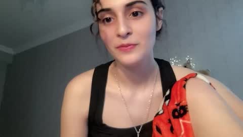 Snapshot of wonderland_stia chatting on 11-18-25, 11:14 Stia online show from 11-18-25, 11:14