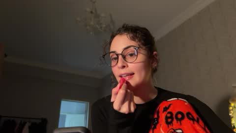 Snapshot of wonderland_stia chatting on 11-26-25, 02:29 Stia online show from 11-26-25, 02:29