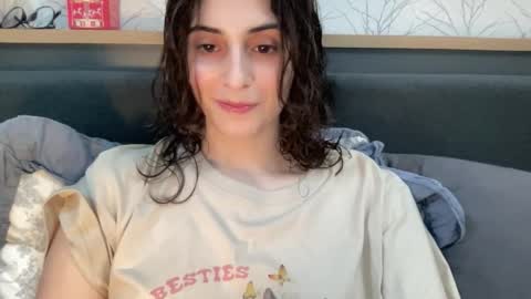 Snapshot of wonderland_stia chatting on 12-03-25, 01:42 Stia online show from 12-03-25, 01:42