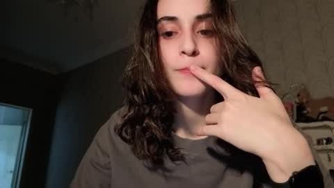 Snapshot of wonderland_stia chatting on 12-16-25, 04:01 Stia online show from 12-16-25, 04:01