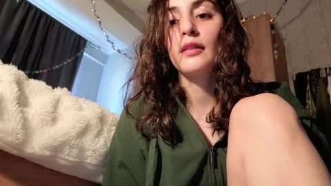 Snapshot of wonderland_stia chatting on 01-15-26, 12:54 Stia online show from 01-15-26, 12:54