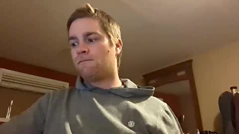 woodeee77 online show from 03-08-25, 05:28