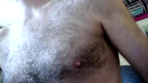 Snapshot of woodiesays chatting on 09-22-25, 04:09 WoodieSays online show from 09-22-25, 04:09