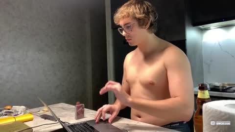 Snapshot of woods_jerk chatting on 11-01-25, 08:33 Mitya online show from 11-01-25, 08:33