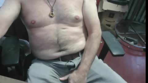 Snapshot of woodworker6473 chatting on 04-22-26, 11:17 woodworker6473 online show from 04-22-26, 11:17