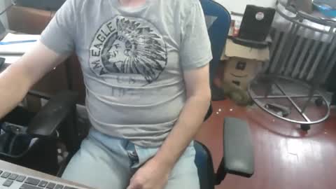 Snapshot of woodworker6473 chatting on 04-28-26, 12:32 woodworker6473 online show from 04-28-26, 12:32