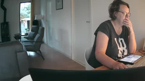 woodwurm and Snoeske online show from 03-07-25, 06:13